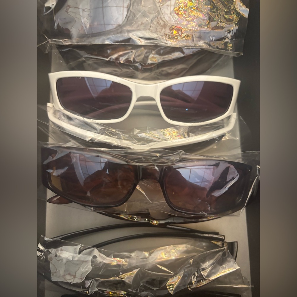 Fashion Sunglasses - Assorted Box of 10 - Picture 4 of 6